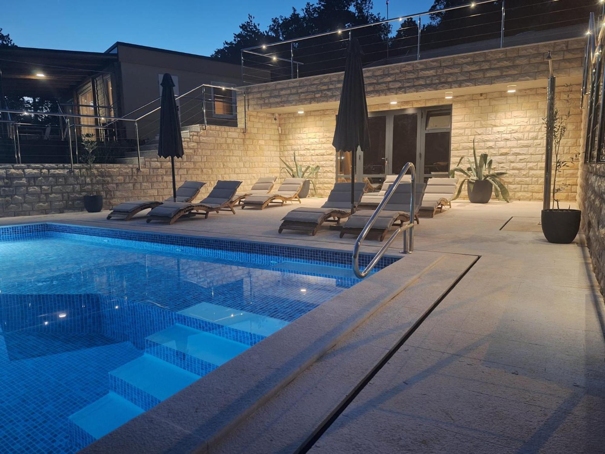 Boora Glamp Experience & Heated Infinity Pool Hotel Senj  Exterior photo